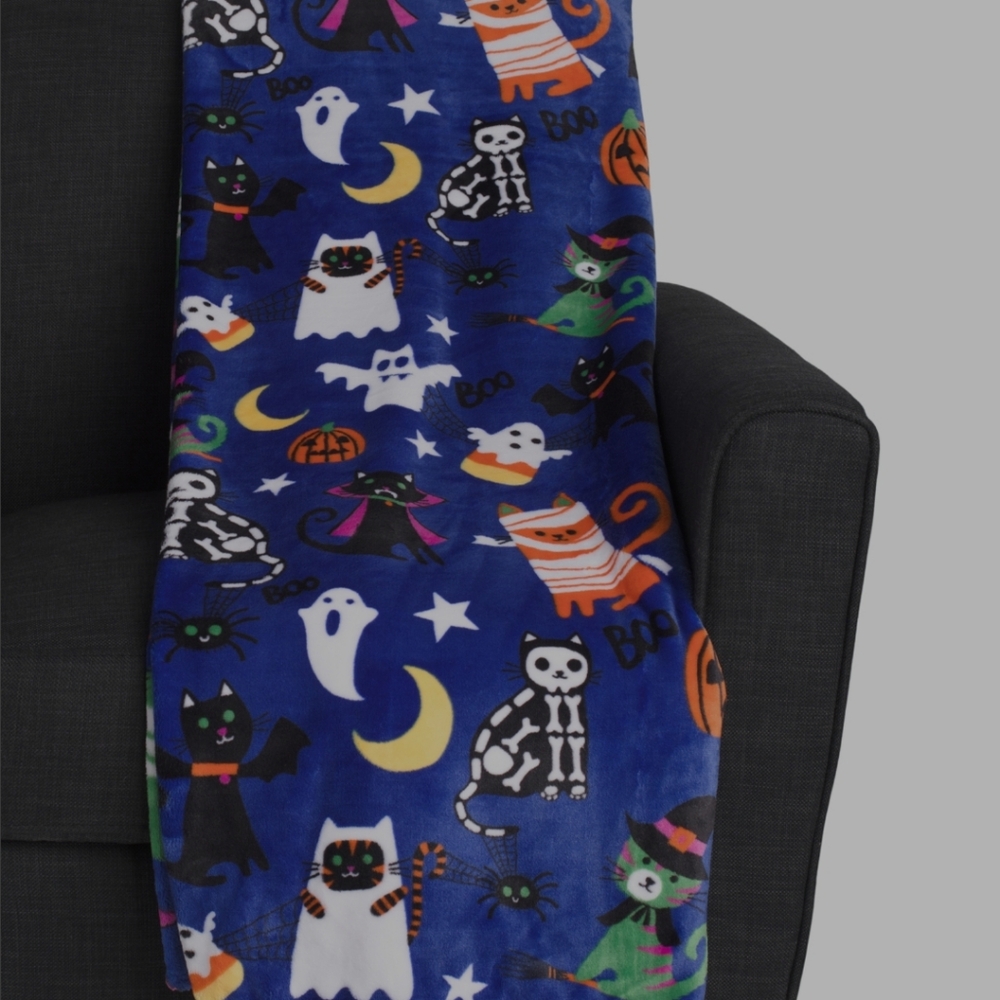 Isaac mizrahi halloween cat blanket nwot